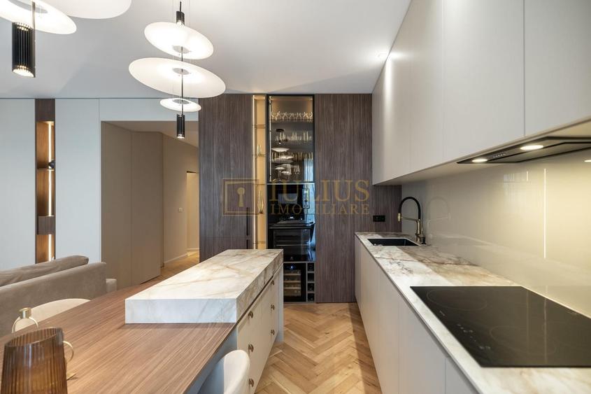 Apartament cu 3 camere decomandat, mobilat în Aradului