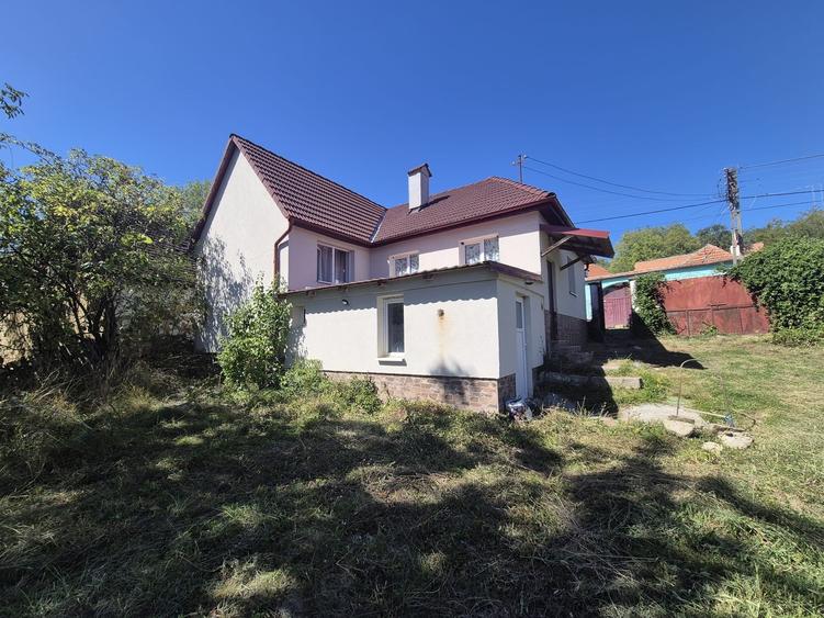 Casă individuală cu 3 camere cu Teren 746 Mp în Vingard