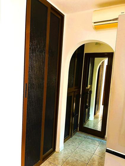 Apartament cu 2 camere decomandat în Micro 17