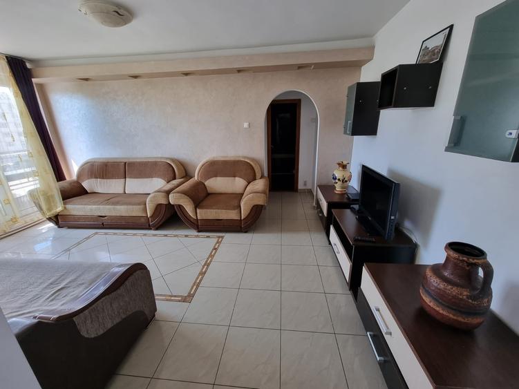 Apartament cu 2 camere semidecomandat în Piața Unirii
