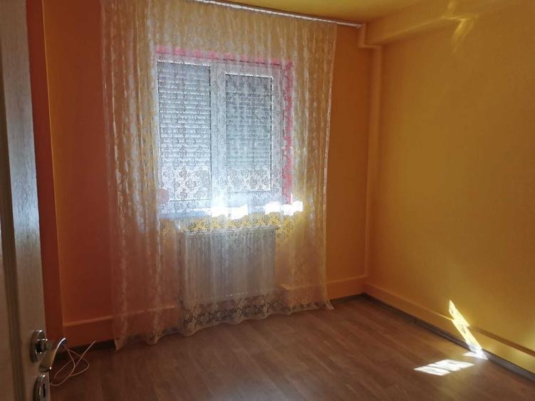 Apartament cu 2 camere semidecomandat în Exterior Vest