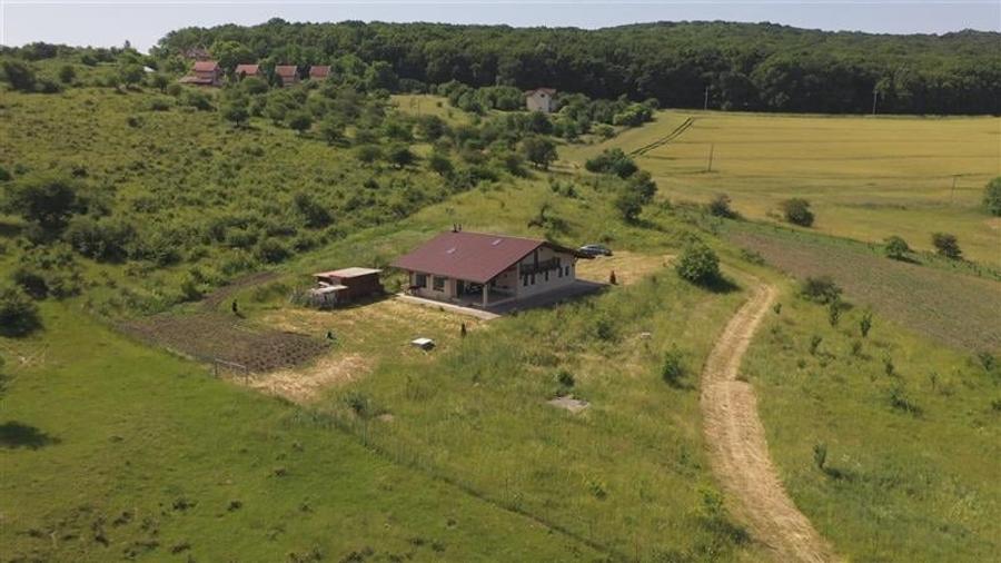 Casă individuală cu 6 camere cu Teren 46000 Mp în Herghelia