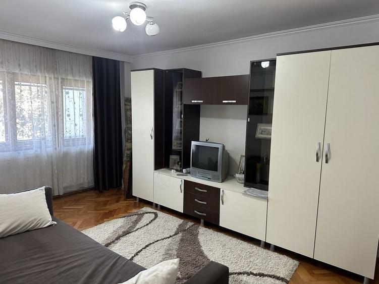 Apartament cu 3 camere în Gura Văii