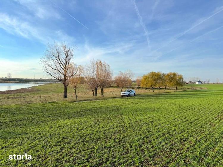 Teren de 513 mp, în Vărăști