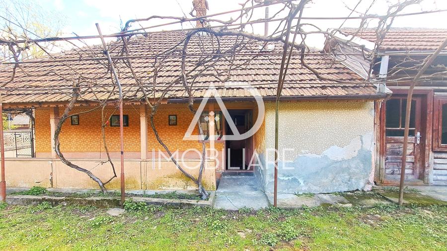 Casă individuală cu 3 camere cu Garaj în Racovița