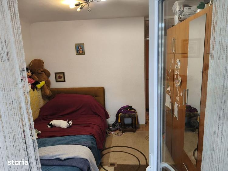 Apartament cu 3 camere decomandat în Cornitoiu