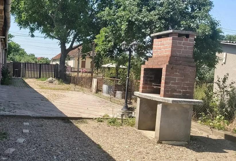 Casă cu 5 camere cu Teren 711 Mp în Vladimirescu