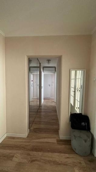 Apartament cu 3 camere decomandat în Dristor