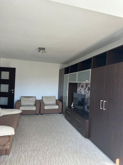 Apartament cu 2 camere decomandat în Republicii
