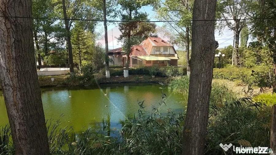 Spațiu comercial, de 1,700 mp, în Obrejița