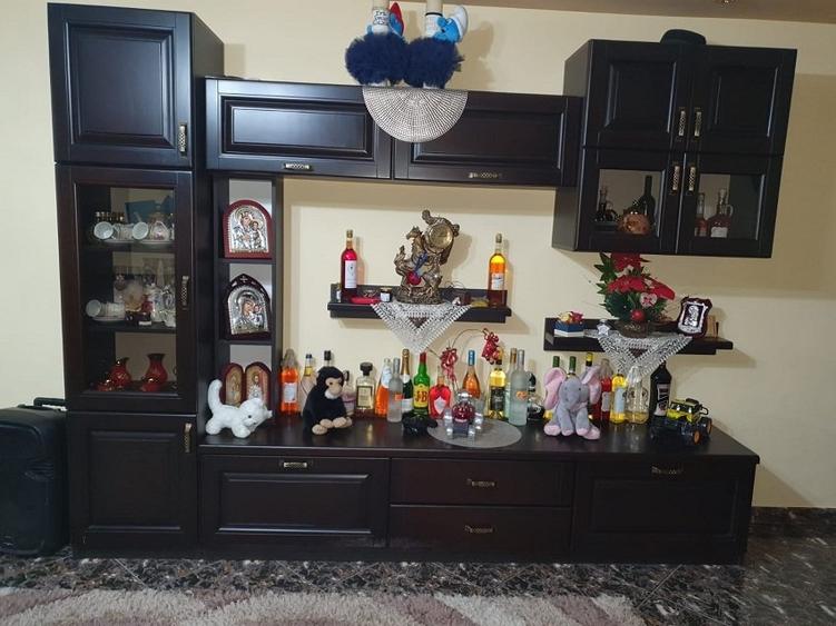 Casă individuală cu 4 camere cu Garaj în Exterior Est