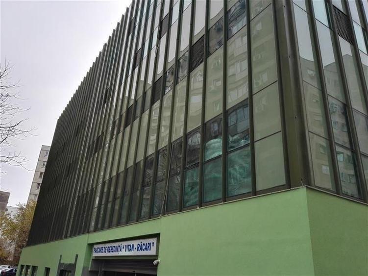 Birou, de 8,263 mp, în Dristor