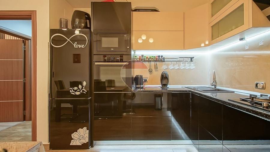 Apartament cu 3 camere decomandat, mobilat în Tractorul
