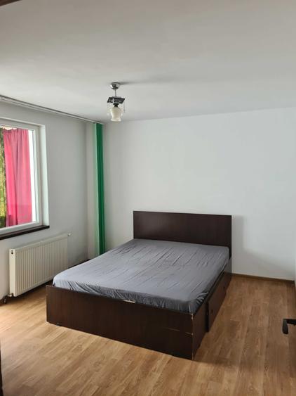 Apartament cu 2 camere decomandat în Precista