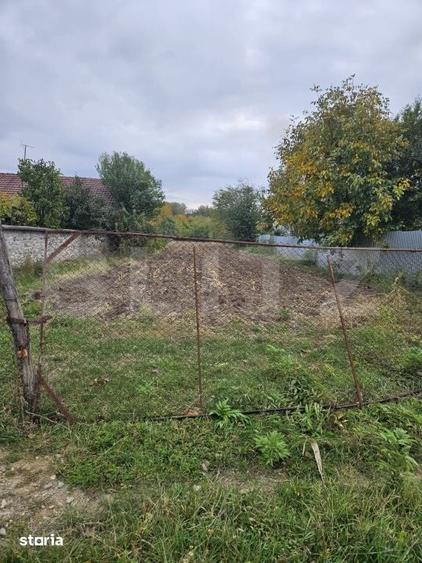 Teren de 3000 mp, în Central