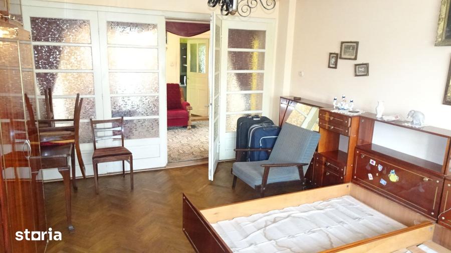 Casă cu 5 camere cu Teren 3450 Mp în Horea