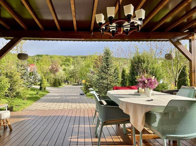 Casă cu 4 camere cu Teren 6000 Mp în Bărăi