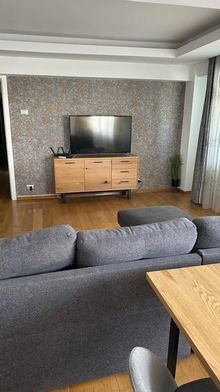 Apartament cu 3 camere decomandat în 13 Septembrie