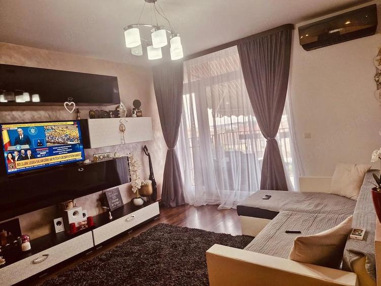 Apartament cu 3 camere decomandat în Soarelui