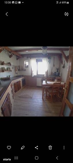 Apartament cu 4 camere decomandat în Est