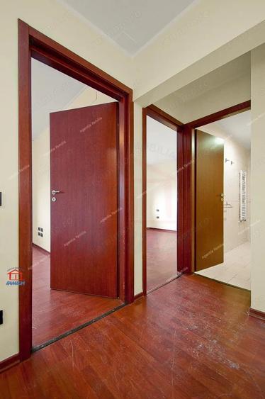 Apartament cu 3 camere decomandat în Micro 21