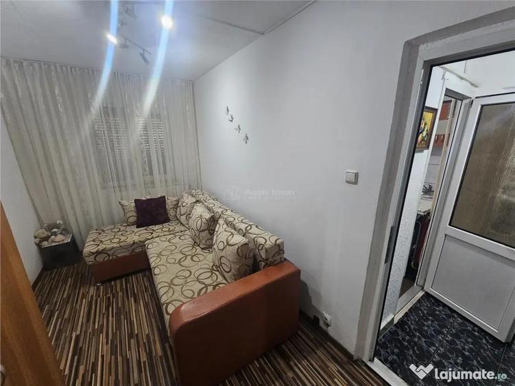 Garsonieră decomandată în Central