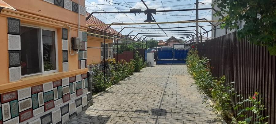 Casă individuală cu 6 camere cu Canalizare în Bechinești