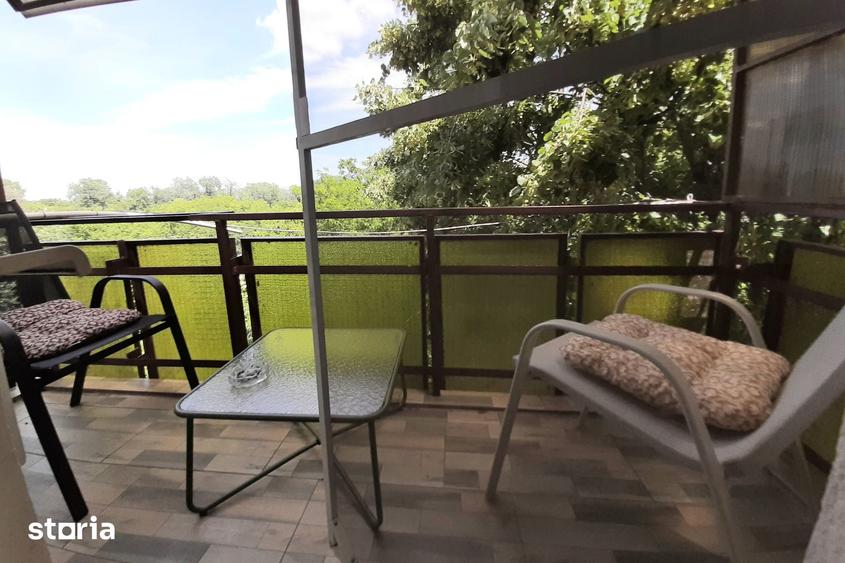Apartament cu 3 camere decomandat în Micro 17