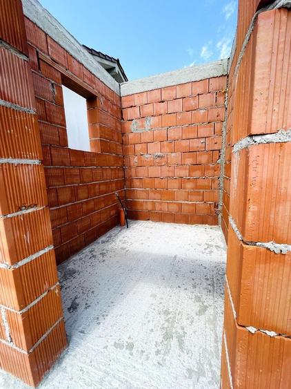 Casă individuală cu 3 camere cu Canalizare în Cihei