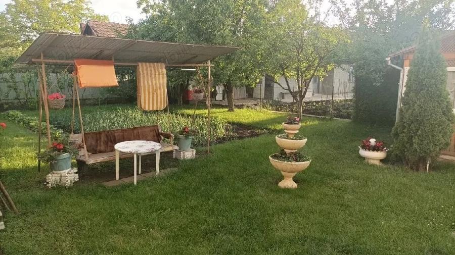 Casă cu 3 camere cu Teren 500 Mp în Central