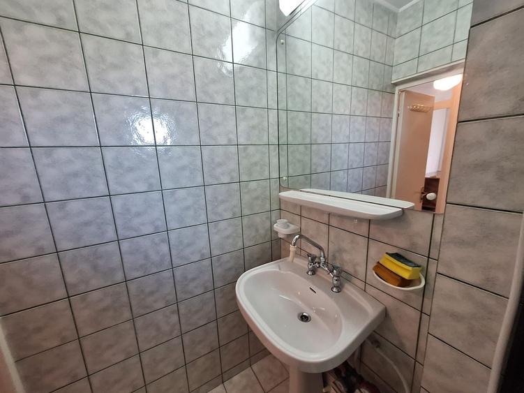 Apartament cu 3 camere decomandat în Dristor