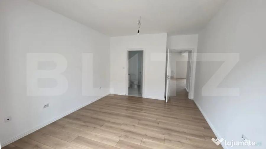 Apartament cu 3 camere semidecomandat în Unirea