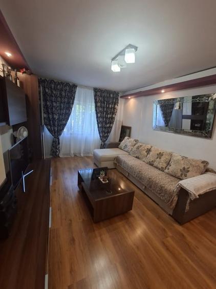 Apartament cu 3 camere decomandat, mobilat în 1 Mai