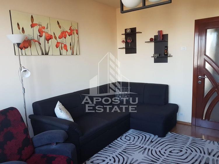 Apartament cu 3 camere decomandat, mobilat în Tipografilor