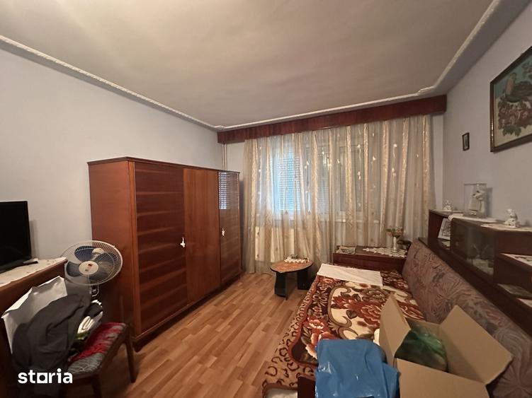 Apartament cu 2 camere decomandat în Vest
