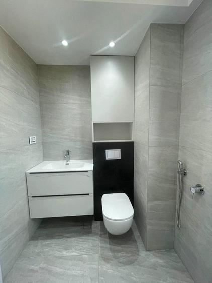 Apartament cu 3 camere semidecomandat, mobilat în Bună Ziua