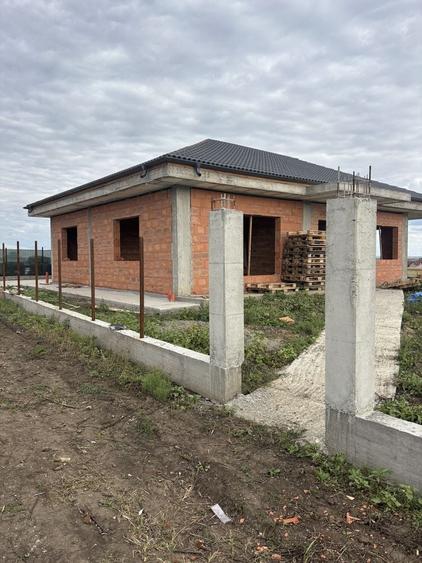 Casă cu 4 camere în Târgu Frumos