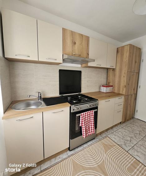 Apartament cu 3 camere decomandat în Iosia