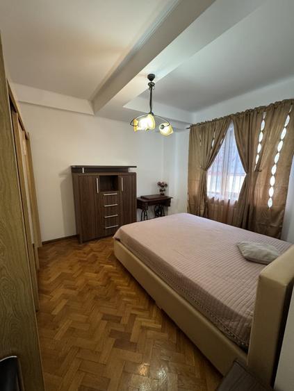 Apartament cu 3 camere semidecomandat în Ultracentral