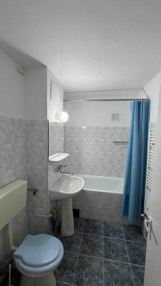 Apartament cu 2 camere decomandat în Girocului