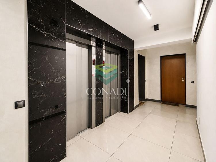 Apartament cu 3 camere decomandat, mobilat în Polonă