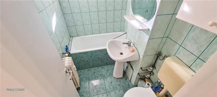 Apartament cu 3 camere decomandat, mobilat în Aurel Vlaicu