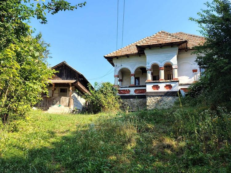 Casă cu 4 camere în Stroești