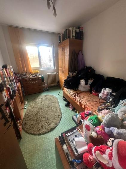 Apartament cu 4 camere semidecomandat în Olteniței