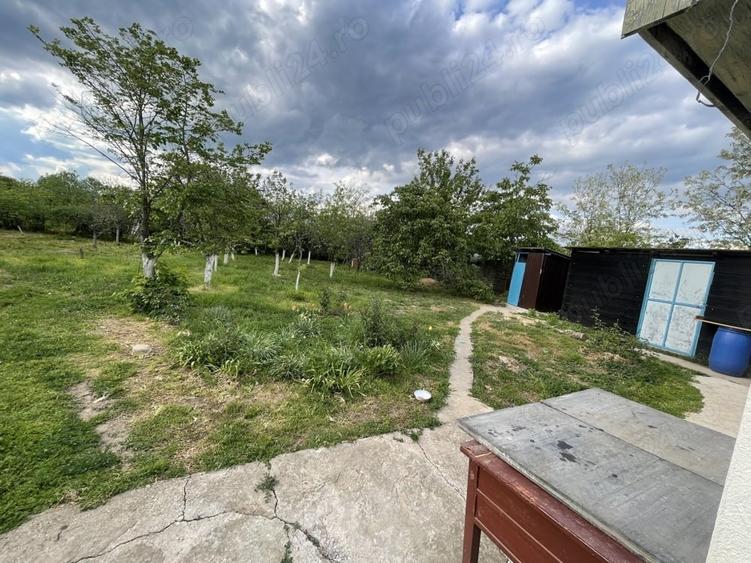 Casă cu 3 camere cu Teren 2000 Mp în Stănești
