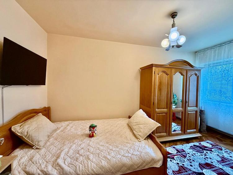 Apartament cu 2 camere semidecomandat în Zamfirescu