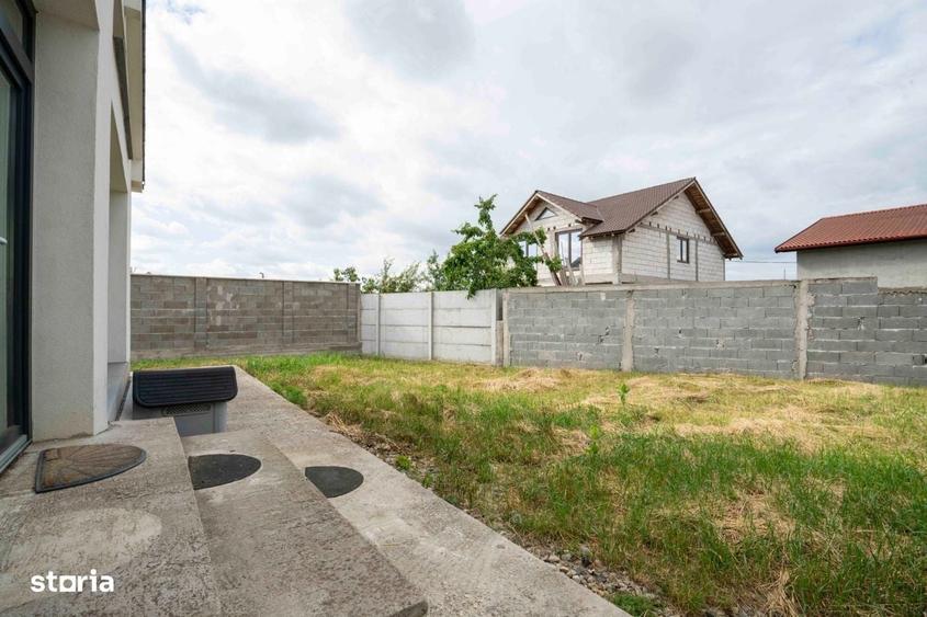Casă cu 3 camere în Rontău