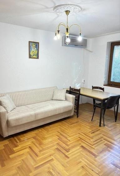 Apartament cu 2 camere decomandat, mobilat în Berceni