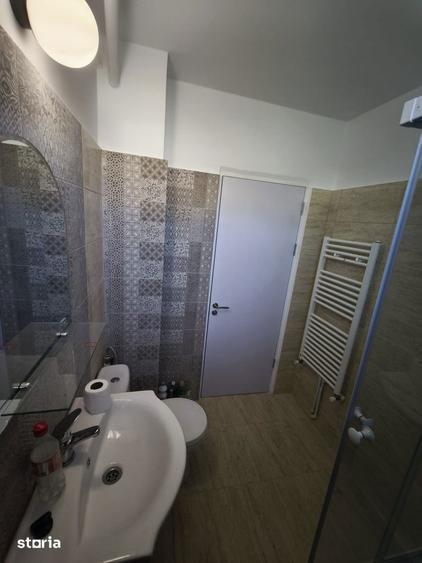 Apartament cu 2 camere semidecomandat, mobilat în Tomis Nord
