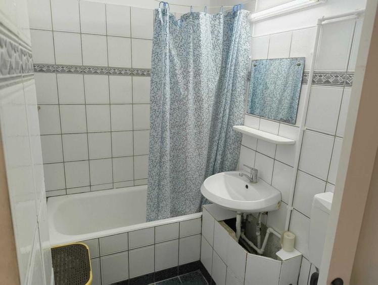 Garsonieră decomandată în UTA